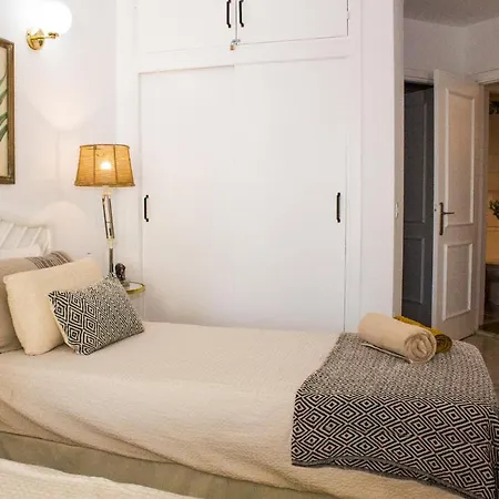 Benalgolf: Seaside With Private Bbq Backyard Apartment Benalmadena