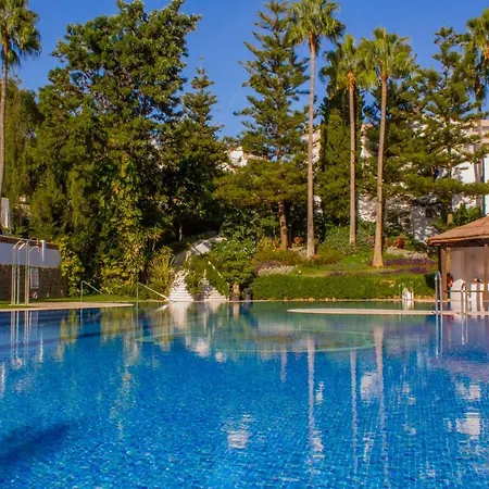 Benalgolf: Seaside With Private Bbq Backyard Benalmadena