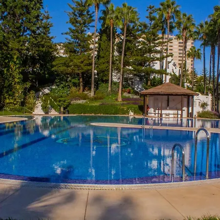 Benalgolf: Seaside With Private Bbq Backyard Apartment