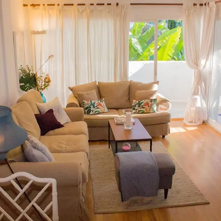 Апартаменты Benalgolf Lovely In With Sea Views, Excellent Wifi Connection, Private Backyard With Bbq *