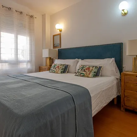 Benalgolf: Seaside With Private Bbq Backyard