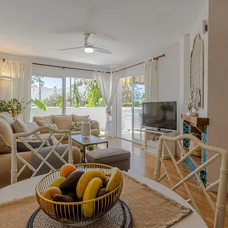 Benalgolf: Seaside With Private Bbq Backyard Apartment Benalmadena