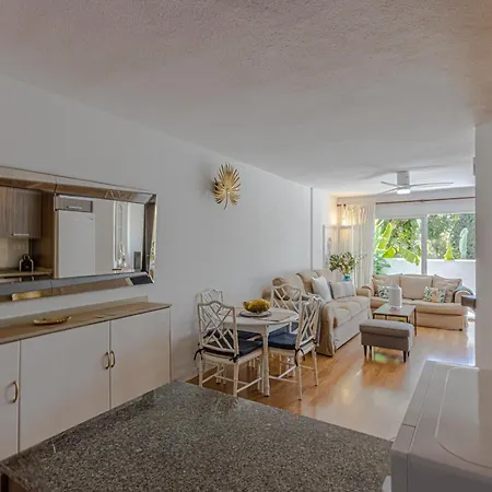 Appartement Benalgolf Lovely In With Sea Views, Excellent Wifi Connection, Private Backyard With Bbq *
