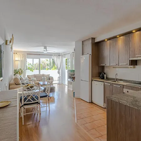 Apartment Benalgolf: Seaside With Private Bbq Backyard *