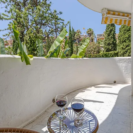 Benalgolf: Seaside With Private Bbq Backyard