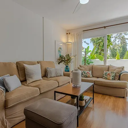 Benalgolf: Seaside With Private Bbq Backyard