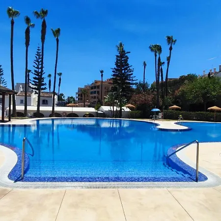 Benalgolf: Seaside With Private Bbq Backyard *